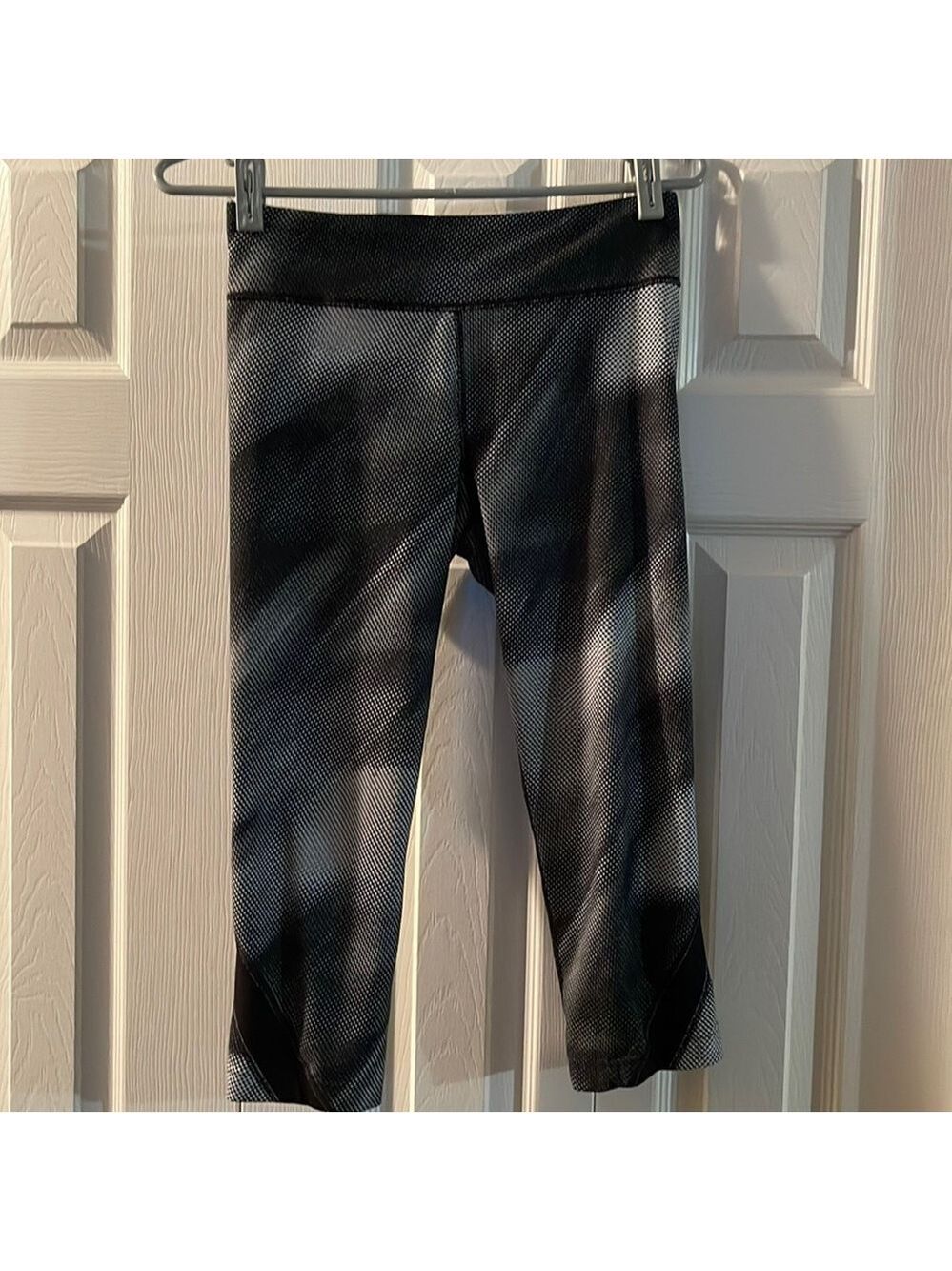 Under Armour Capris Size 10🔥🔥
